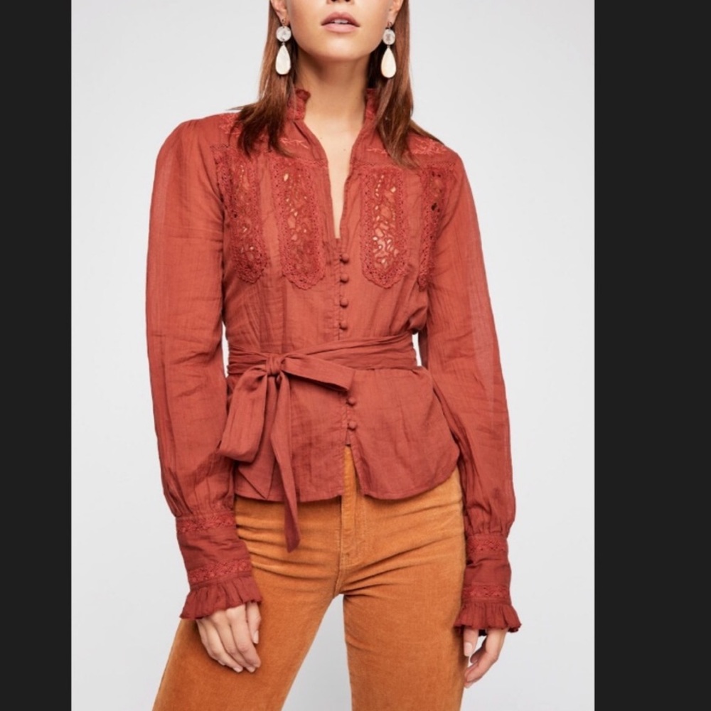 EUC Free People Sweet Memories Top in size XS.